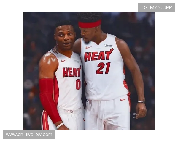 吉米巴特勒领衔热火队冲击总冠军的决心与挑战